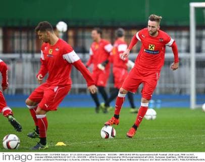 SOCCER - UEFA EURO EM Europameisterschaft Fussball 2016 quali, MNE vs AUT, preview VIENNA,AUSTRIA,07.OCT.15 - SOCCER - UEFA European Championship EM Europameisterschaft 2016, European Qualifiers, OEFB international match Länderspiel Montenegro vs Austria, preview, training team AUT. Image shows Aleksandar Dragovic and Jakob Jantscher (AUT). GEPAxpictures xChristianxOrt