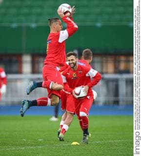 SOCCER - UEFA EURO EM Europameisterschaft Fussball 2016 quali, MNE vs AUT, preview VIENNA,AUSTRIA,07.OCT.15 - SOCCER - UEFA European Championship EM Europameisterschaft 2016, European Qualifiers, OEFB international match Länderspiel Montenegro vs Austria, preview, training team AUT. Image shows Marko Arnautovic and Michael Madl (AUT). GEPAxpictures xChristianxOrt