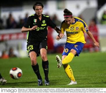 WOMEN SOCCER - CL, Spratzern vs Bardolino SANKT POELTEN,AUSTRIA,07.OCT.15 - WOMEN SOCCER - UEFA Womens Champions League, round of 16, FSK Sankt Poelten Spratzern vs ASD Bardolino Verona CF. Image shows Cecilia Salvai (Verona) and Martina Barbara Dunst (St.Poelten). GEPAxpictures xWalterxLuger