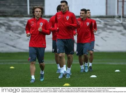 Aktuell Fußball, Training Nationalteam Kroatien PXL_Croatia national football team training, third day 07.10.2015., Kranjceviceva, Zagreb, Croatia - Croatia national football team training prior to European qualifiers against Bulgaria and Malta. Luka Modric, Lovre Kalinic.  RobertxAnic PIXSELL