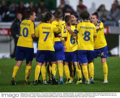WOMEN SOCCER - CL, Spratzern vs Bardolino SANKT POELTEN,AUSTRIA,07.OCT.15 - WOMEN SOCCER - UEFA Womens Champions League, round of 16, FSK Sankt Poelten Spratzern vs ASD Bardolino Verona CF. Image shows the rejoicing of the team of St.Poelten. GEPAxpictures xWalterxLuger