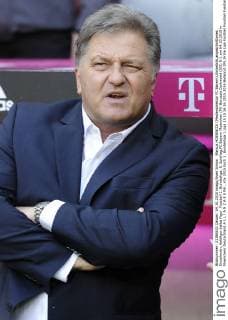 Markus HOERWICK (Mediendirektor FC Bayern),Einzelbild,angeschnittenes Einzelmotiv,Halbfigur,halbe Figur. Fussball 1. Bundesliga, 8. Spieltag,FC Bayern Muenchen (M)-Borussia Dortmund (DO) 5-1 am 04.10.2015 in Muenchen Deutschland.A L L I A N Z A R E NA ,