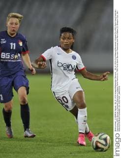 08.10.2015 Cluj-Napoca(Romania) Olimpia Cluj-PSG Paris Saint Germain Feminines UEFA Women s Football Champions League Perle Morroni (r) PSG Paris Saint Germain Feminines and Mara Batea (L) Olimpia Cluj :Str 