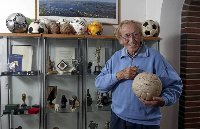 The German coach Rudi Gutendorf. xFOTOxCHEMAxREYx 