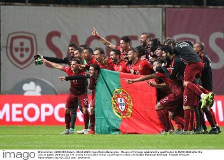 Players of Portugal celebrate the qualification to EURO 2016 after the victory agisnt Denmark by 1-0, during a Euro 2016 Group I qualification match, at Estadio Municipal de Braga.