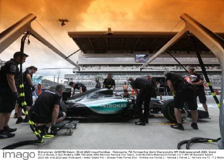 Motorsports: FIA Formula One World Championship WM Weltmeisterschaft 2015, Grand Prix of Russia, 6 Nico Rosberg (GER, Mercedes AMG Petronas Formula One Team), xHOCHxZWEIx