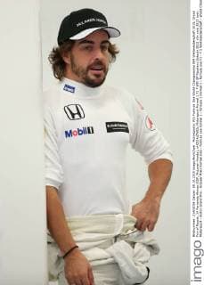 Motorsports: FIA Formula One World Championship WM Weltmeisterschaft 2015, Grand Prix of Russia, 14 Fernando Alonso (ESP, McLaren Honda), xHOCHxZWEIx