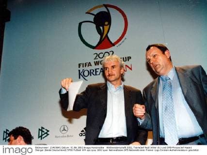 Weltmeisterschaft 2002, Teamchef Rudi Völler (li.) und DFB-Pressechef Harald Stenger (beide Deutschland)