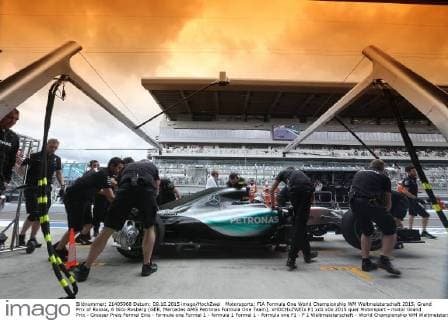 Motorsports: FIA Formula One World Championship WM Weltmeisterschaft 2015, Grand Prix of Russia, 6 Nico Rosberg (GER, Mercedes AMG Petronas Formula One Team), xHOCHxZWEIx