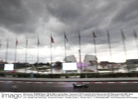 Motorsports: FIA Formula One World Championship WM Weltmeisterschaft 2015, Grand Prix of Russia, 6 Nico Rosberg (GER, Mercedes AMG Petronas Formula One Team), xHOCHxZWEIx