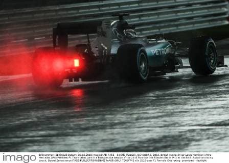 SOCHI, RUSSIA. OCTOBER 9, 2015. British racing driver Lewis Hamilton of the Mercedes AMG Petronas F1 Team takes part in a free practice session of the 2015 Formula One Russian Grand Prix at the Sochi Autodrom racing circuit. Sergei Savostyanov TASS  TS00F74E