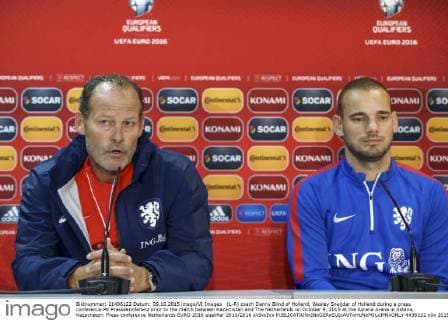 (L-R) coach Danny Blind of Holland, Wesley Sneijder of Holland during a press conference PK Pressekonferenz prior to the match between Kazachstan and The Netherlands on October 9, 2015 at the Astana Arena in Astana, Kazachstan. Press conference Netherlands EURO 2016 qualifier 2015 2016 xVIxxIVx 4436332