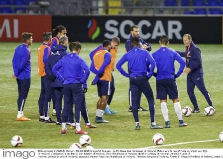 (L-R) Klaas-Jan Huntelaar of Holland, Robin van Persie of Holland, Virgil van Dijk of Holland, assistant trainer Marco van Basten of Holland, Jairo Riedewald of Holland, Ibrahim Afellay of Holland, Jeremain Lens of Holland, Jeffrey Bruma of Holland, assistant trainer Ruud van Nistelrooij of Holland, Terence Kongolo of Holland, Anwar El Ghazi of Holland of Holland, coach Danny Blind of Holland during a training session prior to the match between Kazachstan and The Netherlands on October 10, 2015 at the Astana Arena in Astana, Kazachstan. Training session EURO 2016 qualifier 2015 2016 xVIxxIVx 4436567