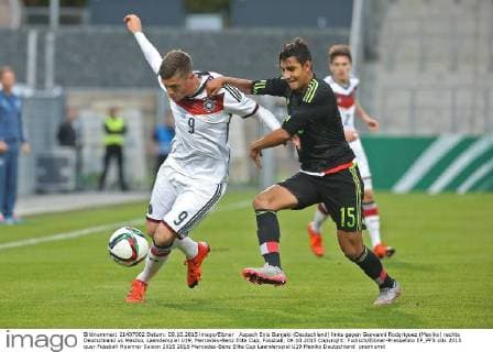 Aspach Enis Bunjaki (Deutschland) links gegen Geovanni Rodgriguez (Mexiko) rechts Deutschland vs Mexiko, Laenderspiel U19, Mercedes-Benz Elite Cup, Fussball, 09.10.2015 Copyright: Fudisch Eibner-Pressefoto EP_PFS