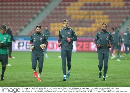 Turkish National Football Team players a training session in Prague, Czech Republic, on October 09, 2015. Tukey will face Czech Republic in the UEFA EURO EM Europameisterschaft Fussball 2016 qualifying soccer match on October 10, 2015. Pictured: Goalkeepers, Mert Akyuz (L), Mert Gunok (C), Volkan Babacan (R) 