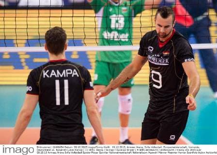 09.10.2015, Armeec Arena, Sofia Volleyball, Europameisterschaft, Vorrunde, Deutschland vs. Bulgarien Lukas Kampa ( 11 GER), Georg György Gyoergy Grozer ( 9 GER) enttäuscht enttaeuscht traurig