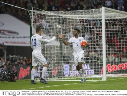 09.10.2015. Wembley Stadium, London, England. Euro2016 Qualification. England versus Estonia. Raheem Sterling of England celebrates his goal with Jamie Vardy. xNigelxCookex  ActionPlus11670500