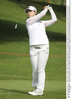 09 October 2015: Baek Kyu-jung of South Korea play a shot during the second round of the 2015 Sime Darby LPGA Golf Damen Malaysia at Kuala Lumpur Golf and Country Club in Kuala Lumpur, Malaysia. (Photo by Hazrin Yeob Men Shah Icon Sportswire) GOLF: OCT 09 LPGA - Sime Darby LPGA Malaysia - Second Round Icon3781510095936 EDITORIAL USE ONLY