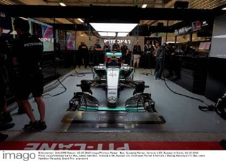 Box, Scuderia Ferrari, formula 1 GP, Russian in Sochi, 10.10.2015 Photo:mspb Vladislav Larkin Box, Lewis Hamilton; formula 1 GP, Russian