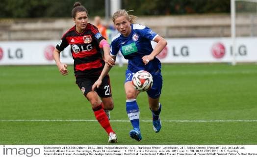 v.li.: Francesca Weber (Leverkusen, 21), Tabea Kemme (Potsdam, 21), im Laufduell, Fussball, Allianz Frauen-Bundesliga, Bayer 04 Leverkusen - 1. FFC Turbine Potsdam, xozx