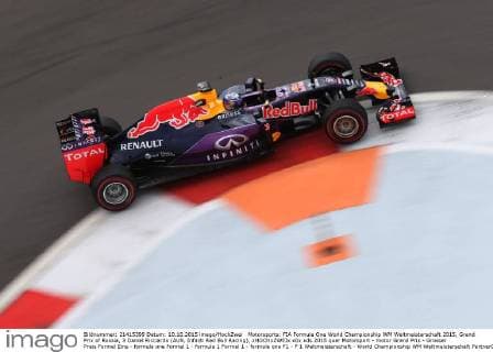 Motorsports: FIA Formula One World Championship WM Weltmeisterschaft 2015, Grand Prix of Russia, 3 Daniel Ricciardo (AUS, Infiniti Red Bull Racing), xHOCHxZWEIx