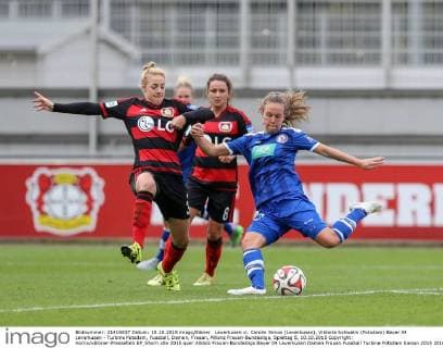 Leverkusen vl. Carolin Simon (Leverkusen), Viktoria Schwalm (Potsdam) Bayer 04 Leverkusen - Turbine Potsdam, Fussball, Damen, Frauen, Allianz Frauen-Bundesliga, Spieltag 5, 10.10.2015 Copyright: Hornx xEibner-Pressefoto EP_bhorn