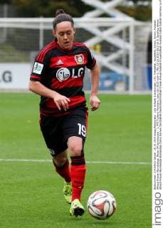 Lisa Schwab (Leverkusen, 19), Freisteller, Einzelbild, Aktion, Action, Fussball, Allianz Frauen-Bundesliga, Bayer 04 Leverkusen - 1. FFC Turbine Potsdam, xozx