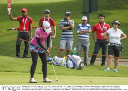 10 October 2015: Pornanong Phatlum of Thailand play a shot during the third round of the 2015 Sime Darby LPGA Golf Damen Malaysia at Kuala Lumpur Golf and Country Club in Kuala Lumpur, Malaysia. (Photo by Hazrin Yeob Men Shah Icon Sportswire) GOLF: OCT 10 LPGA - Sime Darby LPGA Malaysia - Second Round Icon3781510108005 EDITORIAL USE ONLY