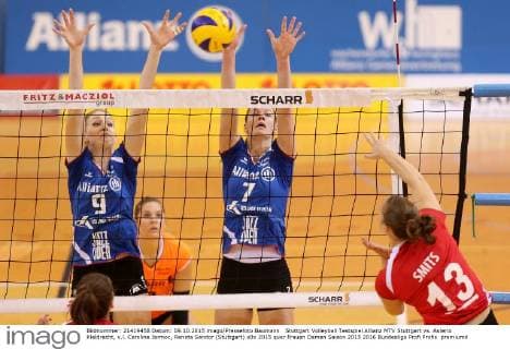 Stuttgart Volleyball Testspiel Allianz MTV Stuttgart vs. Asterix Kieldrecht, v.l. Caroline Jarmoc, Renata Sandor (Stuttgart)