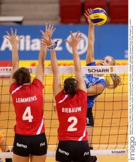 Stuttgart Volleyball Testspiel Allianz MTV Stuttgart vs. Asterix Kieldrecht, Kim Renkema (Stuttgart, rechts)