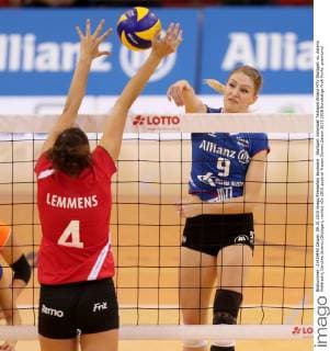 Stuttgart Volleyball Testspiel Allianz MTV Stuttgart vs. Asterix Kieldrecht, Caroline Jarmoc (Stuttgart, rechts)
