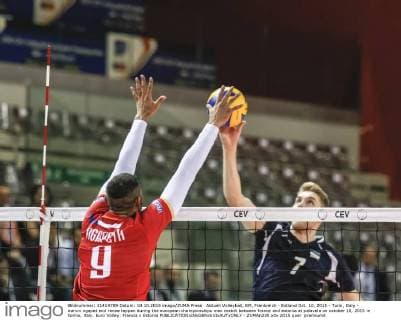 Aktuell Volleyball, EM, Frankreich - Estland Oct. 10, 2015 - Turin, Italy - earvin ngapet and renee teppan during the european championships man match between france and estonia at palavela on october 10, 2015 in torino, italy. Euro Volley: Francia v Estonia  - ZUMAn230