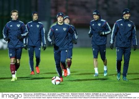 MOSCOW REGION, RUSSIA. OCTOBER 10, 2015. A training session by the Russian national football team at a FC Dynamo Moscow training ground in Novogorsk ahead of their UEFA EURO EM Europameisterschaft Fussball 2016 qualifying round football match against Montenegro. Stanislav Krasilnikov TASS  TS00F87A