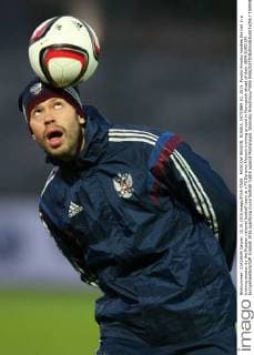 MOSCOW REGION, RUSSIA. OCTOBER 10, 2015. Fyodor Smolov handles the ball in a training session by the Russian national football team at a FC Dynamo Moscow training ground in Novogorsk ahead of their UEFA EURO EM Europameisterschaft Fussball 2016 qualifying round football match against Montenegro. Stanislav Krasilnikov TASS  TS00F884