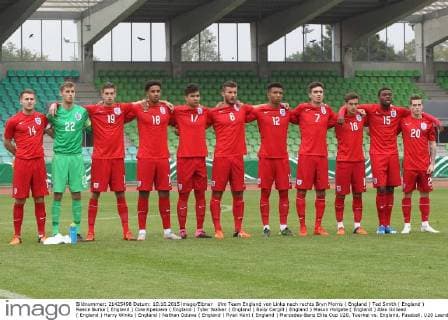 Ulm Team England von Links nach rechts Bryn Morris ( England ) Ted Smith ( England ) Reece Burke ( England ) Cole Kpekawa ( England ) Tyler Walker ( England ) Baily Cargill ( England ) Mason Holgate ( England ) Alex Gilliead ( England ) Harry Winks ( England ) Nathan Oduwa ( England ) Ryan Kent ( England ) Mercedes-Benz Elite Cup U20, Tuerkei vs. England, Fussball, U20 Laenderspiel, 10.10.2015, Copyright: Langerx xEibner-Pressefoto EP_HLR