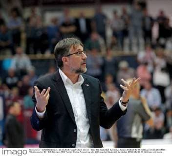 Beko BBL Basketball Bundesligs Saison 2015 16 BG 74 Göttingen 10.10.2015 MBC Mitteldeutscher BC - BG Göttingen MBC Trainer Silvano Poropat