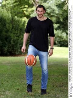 GER, Basketball, Rockets Gotha - Marco Völler 27.08.2015, Gotha, GER, Basketball, 2.Bundesliga, Pro A, Oettinger Rockets Gotha, Porträt Fotoshooting Marco Völler (Sohn von Rudi Völler) im Bild: Marco Völler