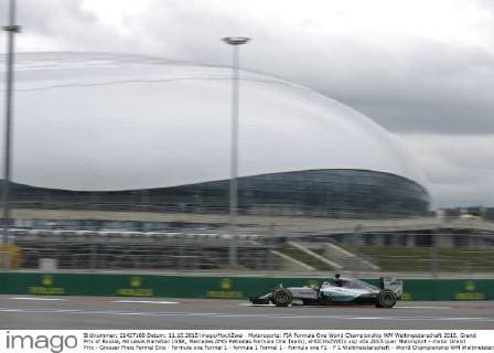 Motorsports: FIA Formula One World Championship WM Weltmeisterschaft 2015, Grand Prix of Russia, 44 Lewis Hamilton (GBR, Mercedes AMG Petronas Formula One Team), xHOCHxZWEIx