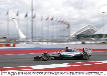 Motorsports: FIA Formula One World Championship WM Weltmeisterschaft 2015, Grand Prix of Russia, 44 Lewis Hamilton (GBR, Mercedes AMG Petronas Formula One Team), xHOCHxZWEIx