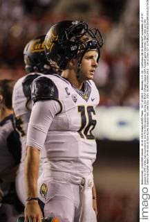OCT 10 2015 - Berkeley U.S. CA - California QB 16 Jared Goff completed 25 of 47 passes for 340 yards, two touchdowns and five interceptions. during the NCAA College League USA Football game between Utah Utes and the California Golden Bears 24-30 lost at Rice-Eccles Stadium Salt Lake City, Utah. NCAA Football 2015 : Cal vs Utah OCT 10 - ZUMAc04_
