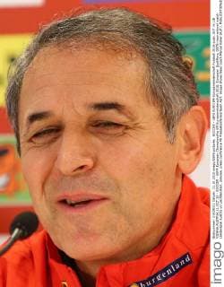 SOCCER - UEFA EURO EM Europameisterschaft Fussball 2016 quali, AUT vs LIE VIENNA,AUSTRIA,11.OCT.15 - SOCCER - UEFA European Championship EM Europameisterschaft 2016, European Qualifiers, OEFB international match Länderspiel Austria vs Liechtenstein, preview, press conference PK Pressekonferenz team AUT. Image shows head coach Marcel Koller (AUT). GEPAxpictures xChristianxOrt