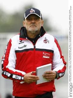 SC Sand - 1. FC Köln Willi BREUER, Trainer 1. FC Koeln, Halbkörper, Portrait, Porträt, Einzelbild, hoch, Fußball, Frauen, Allianz-Frauen-Bundesliga Saison 2015 2016