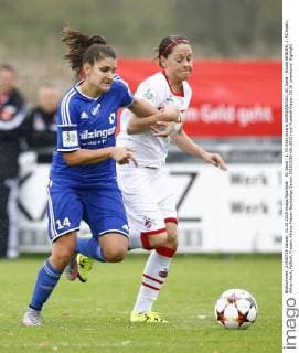 SC Sand - 1. FC Köln Jovana DAMNJANOVIC, SC Sand - Nicole BENDER, 1. FC Koeln, Aktion hoch, Fußball, Frauen, Allianz-Frauen-Bundesliga Saison 2015 2016