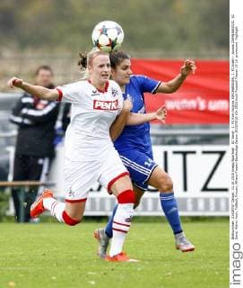 SC Sand - 1. FC Köln Virginia KIRCHBERGER, 1. FC Koeln - Jovana DAMNJANOVIC, SC Sand, Aktion hoch, Fußball, Frauen, Allianz-Frauen-Bundesliga Saison 2015 2016