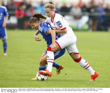 SC Sand - 1. FC Köln Claire SAVIN, SC Sand - Virginia KIRCHBERGER, 1. FC Koeln, Aktion quer, Fußball, Frauen, Allianz-Frauen-Bundesliga Saison 2015 2016