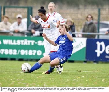 SC Sand - 1. FC Köln Tugba TEKKAL, 1. FC Koeln - Nina BURGER, SC Sand, Aktion quer, Fußball, Frauen, Allianz-Frauen-Bundesliga Saison 2015 2016