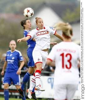 SC Sand - 1. FC Köln Anne VAN BONN, SC Sand - Nina EHEGOETZ (EHEGÖTZ), 1. FC Koeln, Kopfball, Aktion hoch, Fußball, Frauen, Allianz-Frauen-Bundesliga Saison 2015 2016