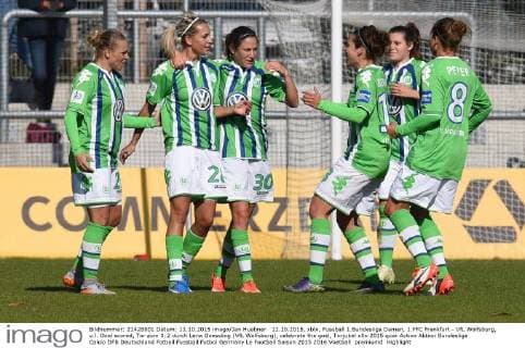 11.10.2015, xblx, Fussball 1.Bundesliga Damen, 1.FFC Frankfurt - VfL Wolfsburg, v.l. Goal scored, Tor zum 0:2 durch Lena Goessling (VfL Wolfsburg), celebrate the goal, Torjubel