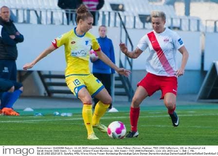 v.li.: Anne Fühner (Fuhner, Fuehner, TSG 1899 Hoffenheim, 18) im Zweikampf mit Sarah Freutel (SGS Essen, 7), Fussball, Allianz Frauen-Bundesliga, SGS Essen - TSG 1899 Hoffenheim, xobx