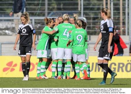 Frankfurt vl. Eigentor durch Peggy Kuznik (Frankfurt) zum 0:1 1. FFC Frankfurt - VfL Wolfsburg, Fussball, Frauen, Damen, Allianz Frauen-Bundesliga, Spieltag 5, 11.10.2015 , Copyright: Horn Eibner-Pressefoto EP_BHN